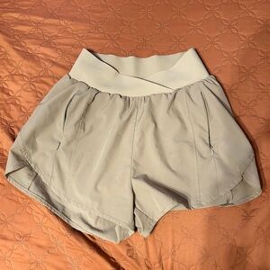 Blooming Jelly athletic crossover shorts.